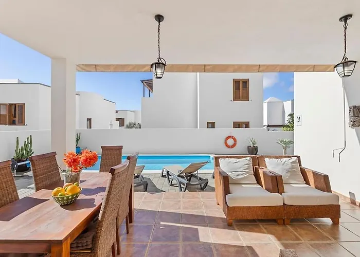 Nica Villa Costa Teguise