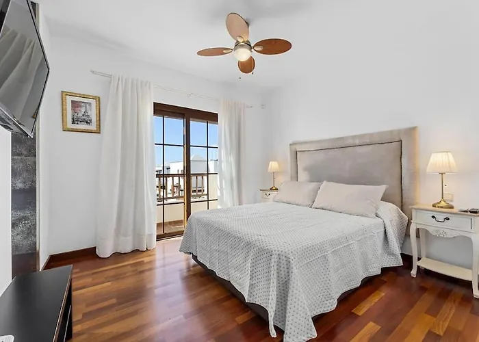 فيلة Nica كوستا تاغيسي